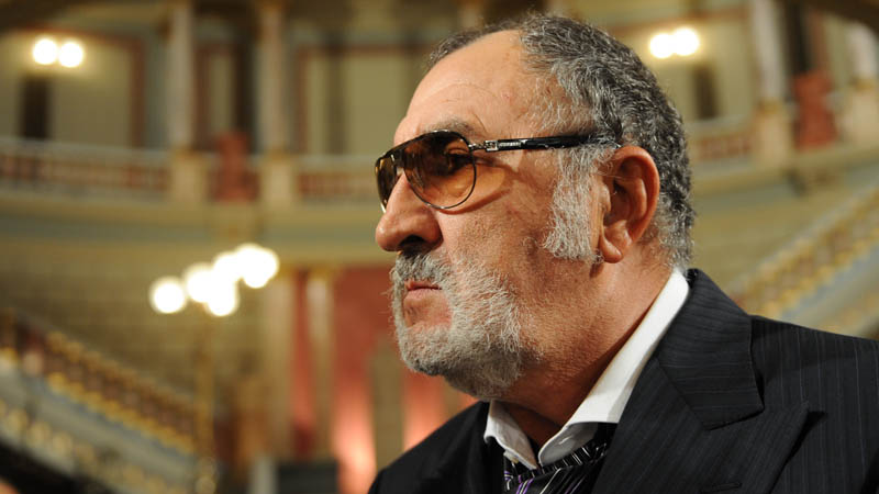 Țiriac va demola o veche fabrică înființată în comunism