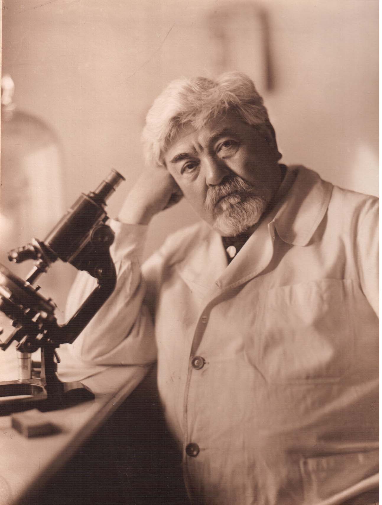 Viruşii disoluţiei şi Institutul „Dr. Ion Cantacuzino”