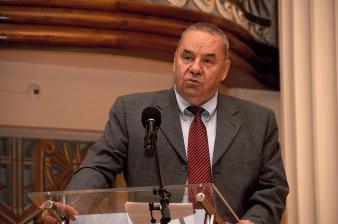 Tovarăşului director permanent Andrei Marga