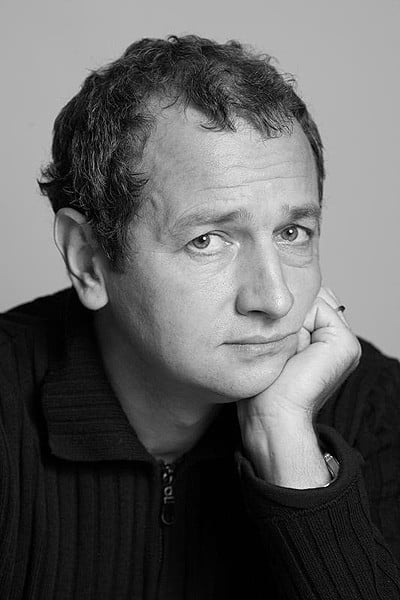 „Domnule Puric, cum a fost să vă întâlniţi cu Eminescu în dvs. înşivă atunci când l-aţi interpretat?” „Nu mi-a fost greu deloc. Mai mult m-a încurcat regizorul”