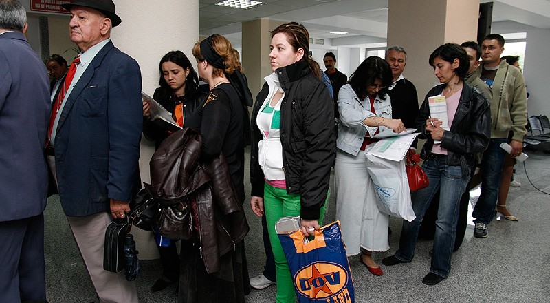 Veste bună şi veste proastă de la Finanţe: În 2010, taxele nu cresc, se înmulţesc