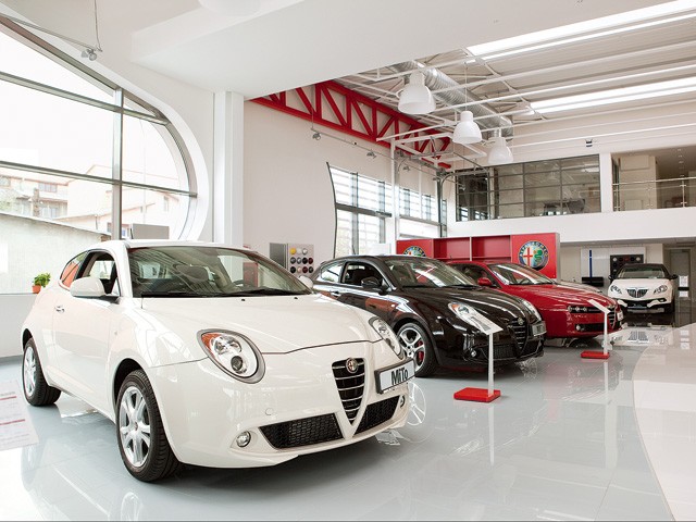 Piaţa auto a căzut la nivelul din 2003!