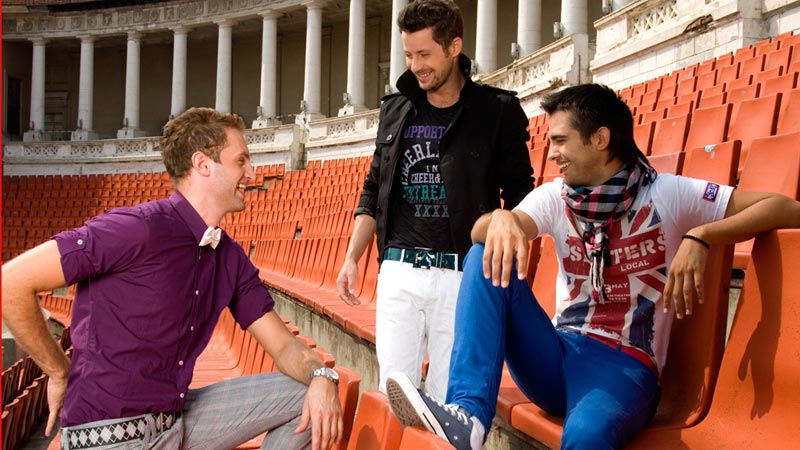 Akcent către fanii din România: Wanna Lick Your Ear (Video)