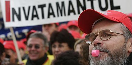 Sindicatele din administraţia publică anunţă declanşarea grevei generale în 12 februarie