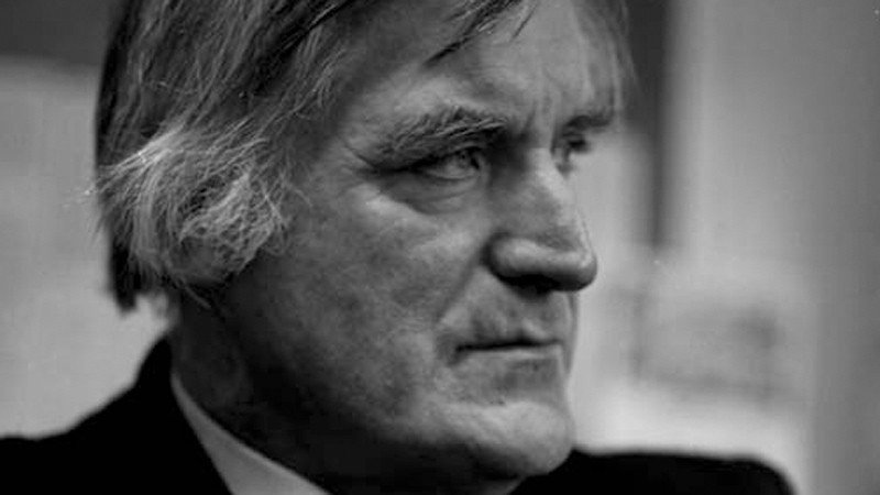 Ted Hughes va pătrunde în colţul poeţilor