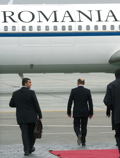 Băsescu va zbura rapid cu noul Romanian Air Force One