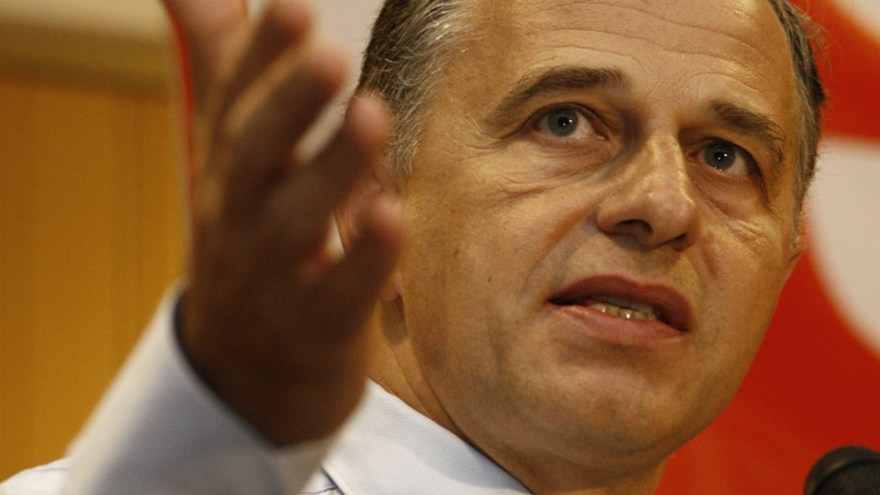 Geoană: Moţiunea de cenzură, obligatorie pentru Opoziţie dacă Guvernul îşi asumă răspunderea