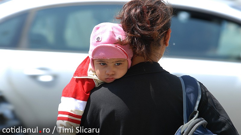 Bugetarii, pensionarii, studenţii şi mămicile, în stradă