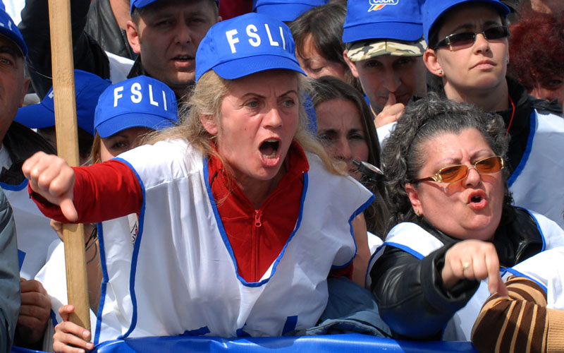 Mii de sindicalişti au ocupat Piaţa Victoriei