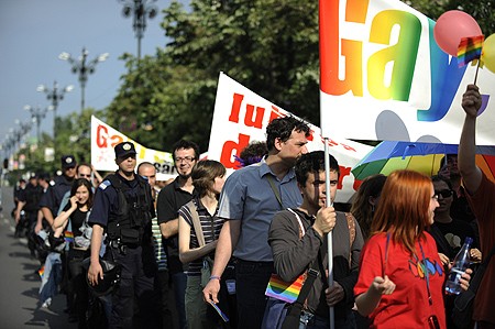 Marşul Gay s-a încheiat fără incidente