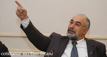 Căderea Guvernului, formarea altei majorități și suspendarea lui Băsescu