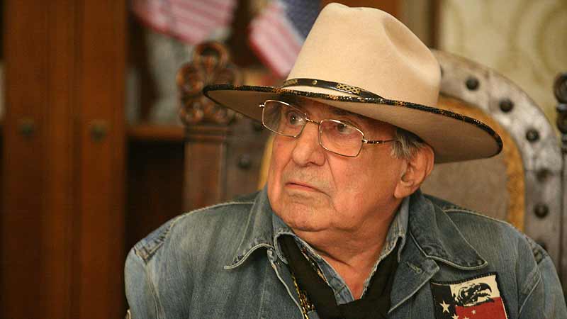 Bustul lui Jean Constantin, în faţa Teatrului Naţional Constanţa