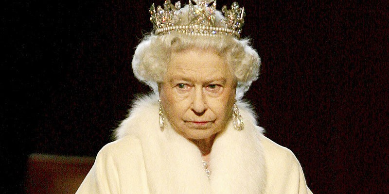 Regina Angliei vrea încă şase milioane de lire ca să facă faţă crizei