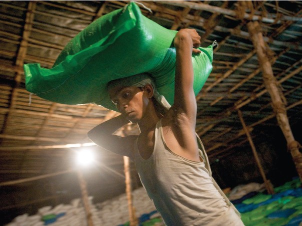 Sute de indieni morţi din cauza căldurii