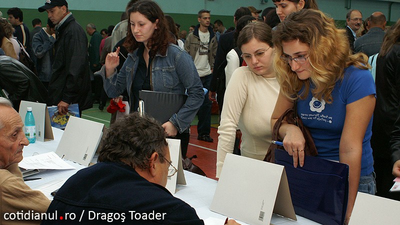 Sute de joburi scoase la concurs de instituţiile de stat
