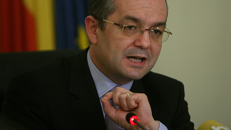 Boc: PSD respinge eliminarea pensiilor de lux, iar Ponta devine „baronul pensiilor de lux”