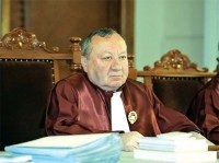 Vida, la final de mandat. Predescu preia interimar atribuţiile preşedintelui CCR
