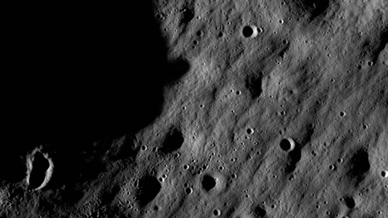 Luna are de 100 de ori mai multă apă decât au arătat descoperirile anterioare