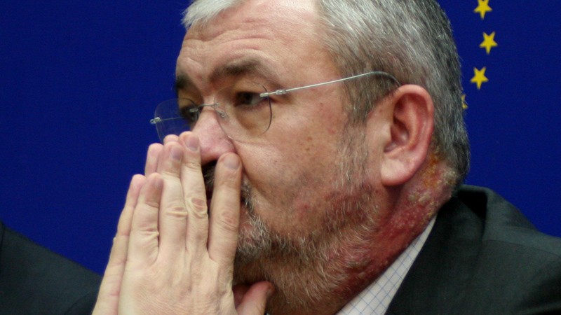 Vlădescu: Disponibilizările bugetarilor încep de luna viitoare