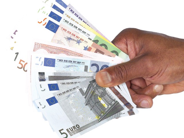 Trichet: „Euro este o monedă foarte credibilă”
