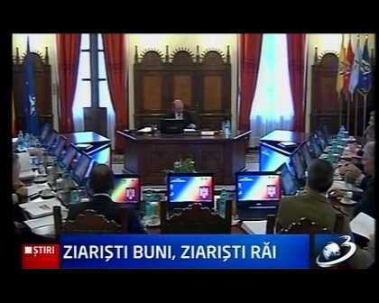 Turcan şi ziariştii plăcuţi Cotrocenilor