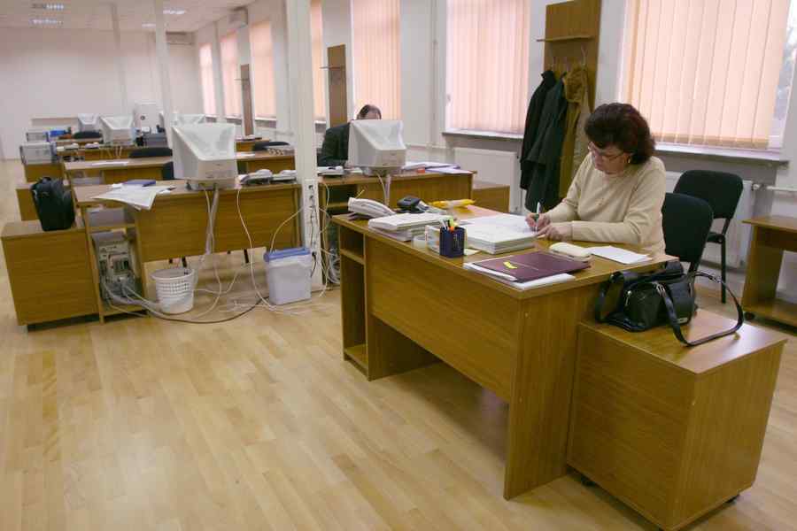Modificarea Statutului funcţionarilor publici, promulgată