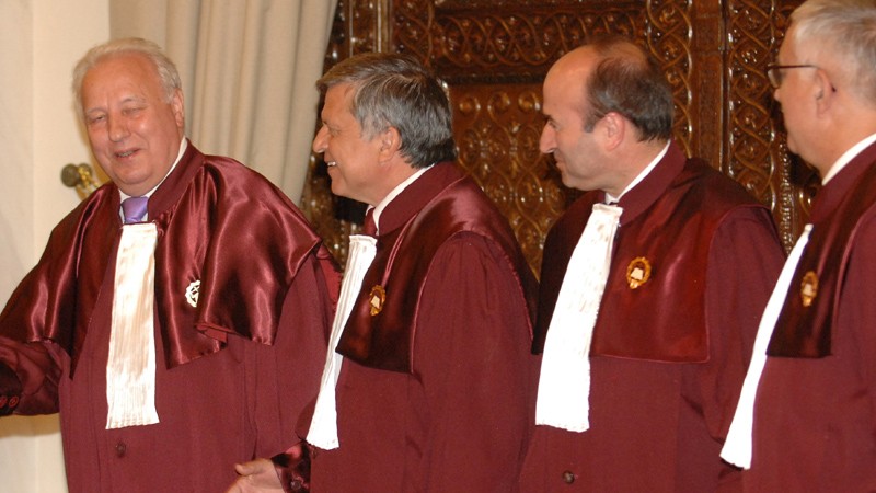 Decizia CC legată de reducerea pensiilor, o abordare politică, spune Băsescu