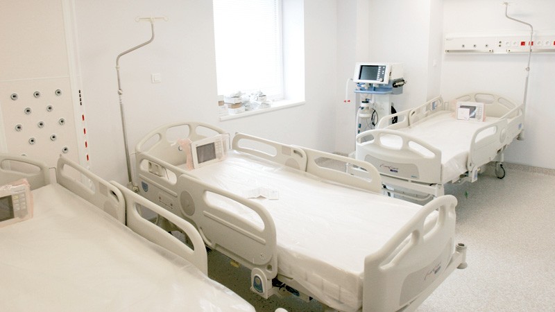 Spitalele care nu vor fi preluate de către autorităţile locale ar putea fi închise