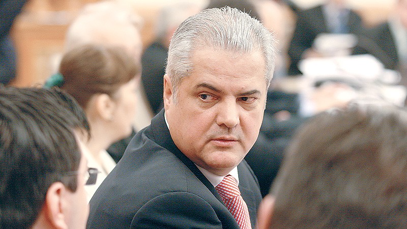 Năstase atacă: Preda, Macovei, TRU şi Voinescu sunt comisarii sovietici şi maurii din PDL