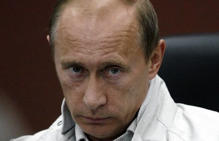 Vladimir Putin a cântat cu agenţii ruşi expulzaţi din SUA, cărora le-a promis „o viaţă interesantă”