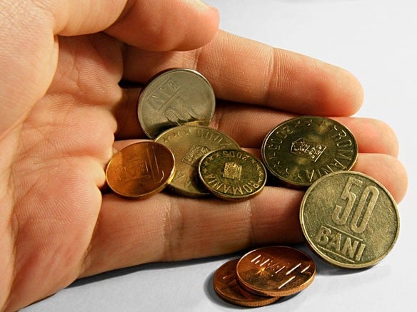 Cursul coboară sub 4,24 lei/euro