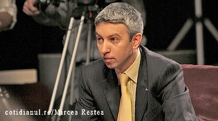Dan Diaconescu nu poate părăsi ţara