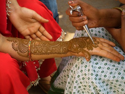 Tatuajele cu henna pot provoca alergii grave