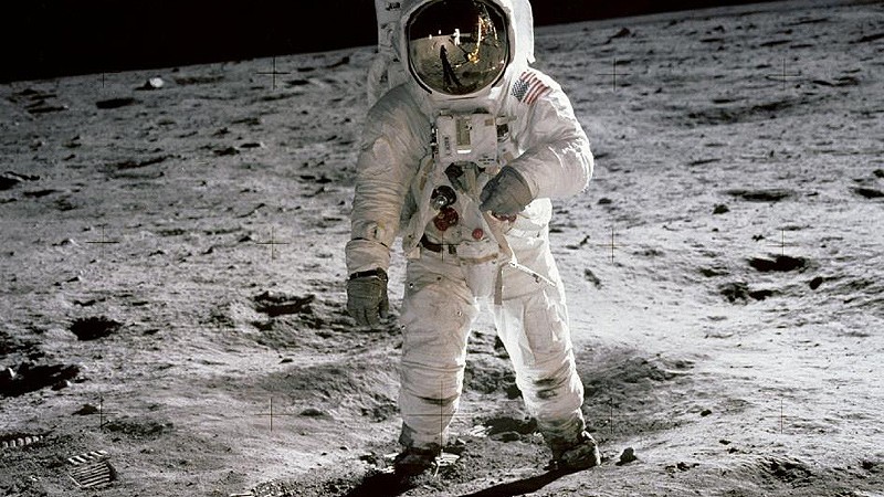 Neil Armstrong, primul om pe Lună, a împlinit 80 de ani