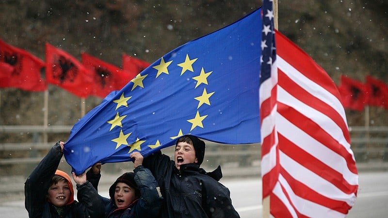 Zeci de state, inclusiv membre UE, se pregătesc să recunoască