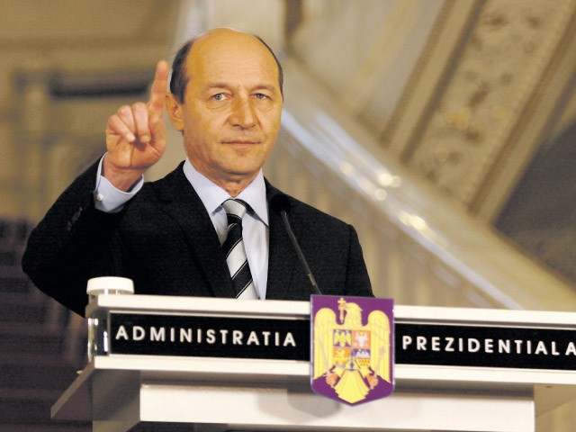 Udrea: Băsescu dacă era în locul lui Boc, îşi depunea mandatul