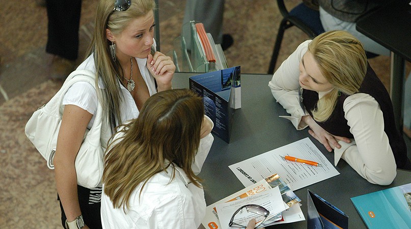 Senatul a aprobat OUG 50/2010 privind creditele populaţiei