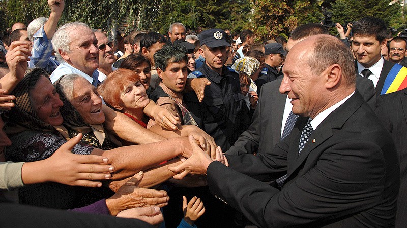 Sondaj IRES: Băsescu e în spatele arestării lui Vîntu