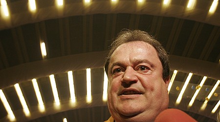 Blaga şi-a dat demisia din funcţia de ministru