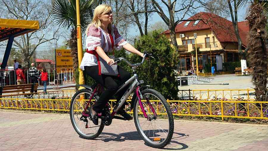 Frunza şi Udrea, într-un stand special la târgul de turism