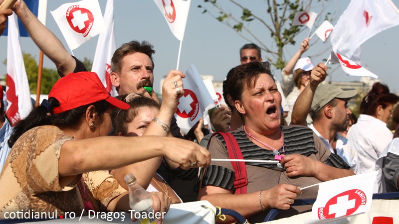 Sindicatele ameninţă cu proteste, dacă Guvernul majorează taxele