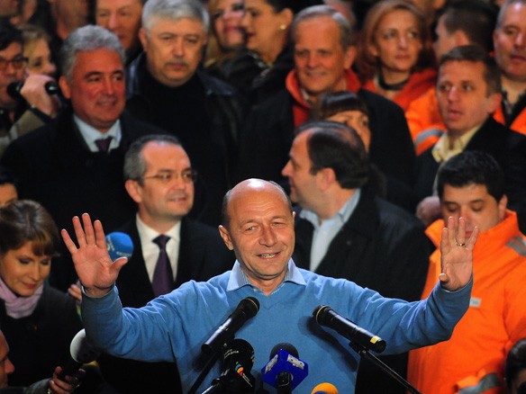 Boc şi Oprea s-au dus iar să ia lumină de la Băsescu Premierul a plecat capul în faţa preşedintelui