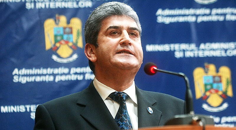 Gabi, generalul de Cotroceni,  vrea mai mult decât Băsescu: o constituţie mai robustă