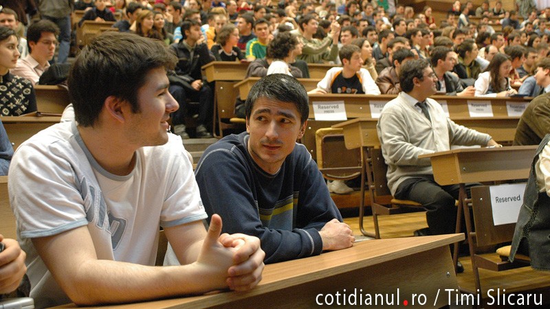 Băsescu: Noua lege nu atinge autonomia universitară; sigur, poate atinge grupurile din universităţi