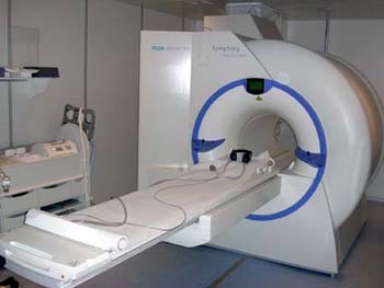 RMN-ul defect al spitalului nu îi dă diagnosticul lui Băsescu