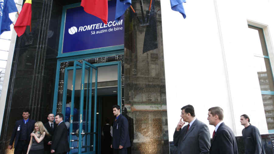 Romtelecom va da afară 600 de salariaţi