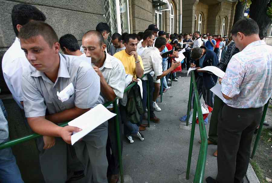 Românii pot aplica pentru aproape un milion de joburi în ţările UE