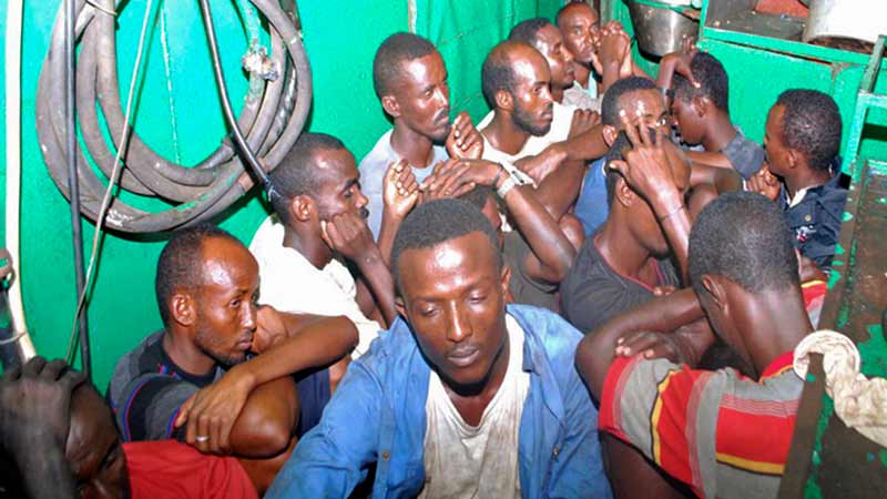 Rusia i-a făcut dispăruţi pe piraţii somalezi