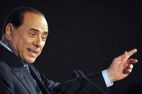 Berlusconi şi fiul său, anchetaţi pentru fraudă fiscală la Roma