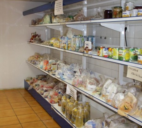 Primul magazin de criză. Ulei la 2,5 lei şi zahăr la 1 leu